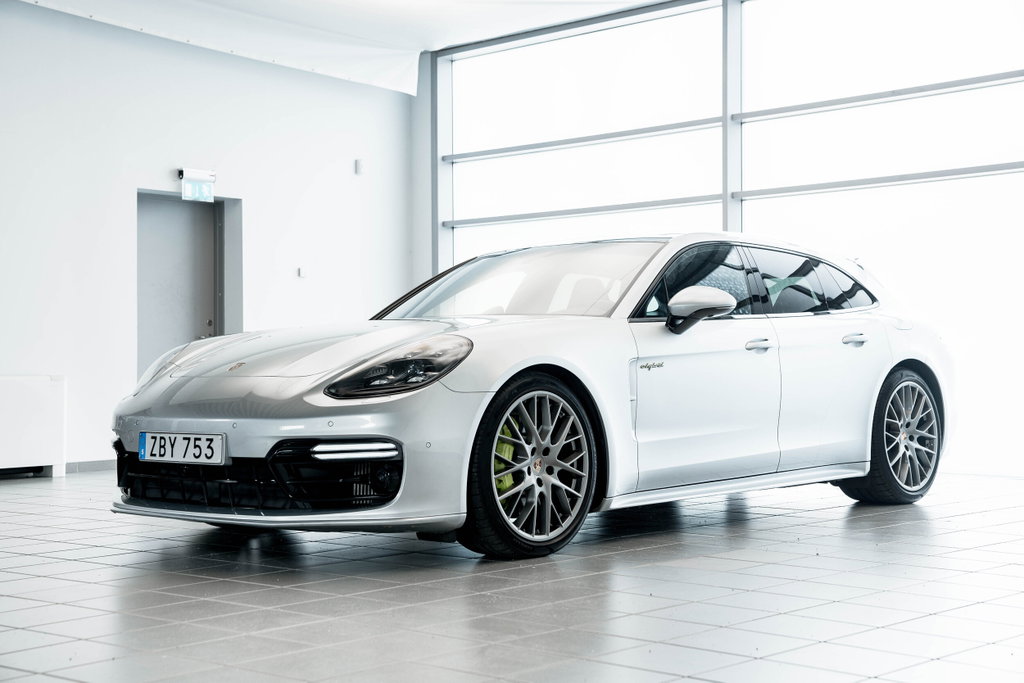 Porsche Panamera 4 E-Hybrid
