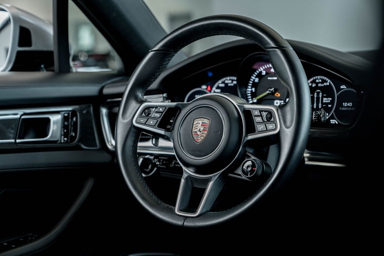 Porsche Panamera 4 E-Hybrid