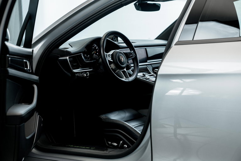Porsche Panamera 4 E-Hybrid