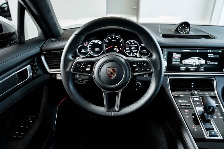 Porsche Panamera GTS