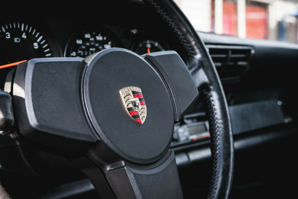 Porsche 911 Carrera 3.2