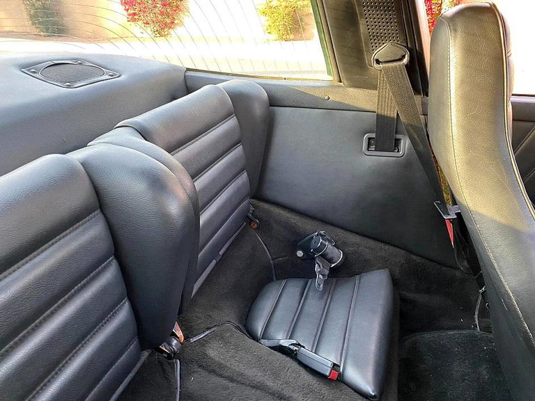 Porsche 911 Carrera 3.2 (US)