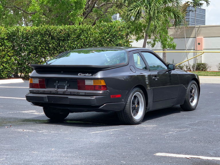 Porsche 944 Turbo Coupé