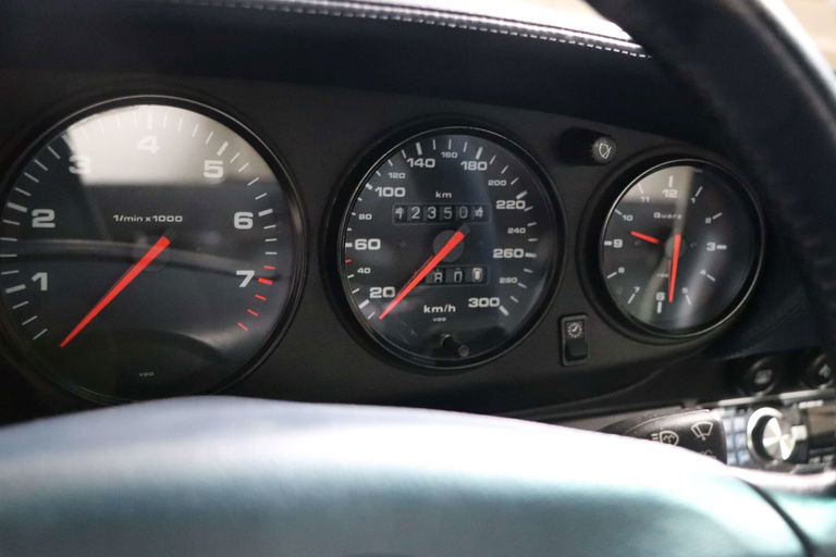 Porsche 993 Carrera 4