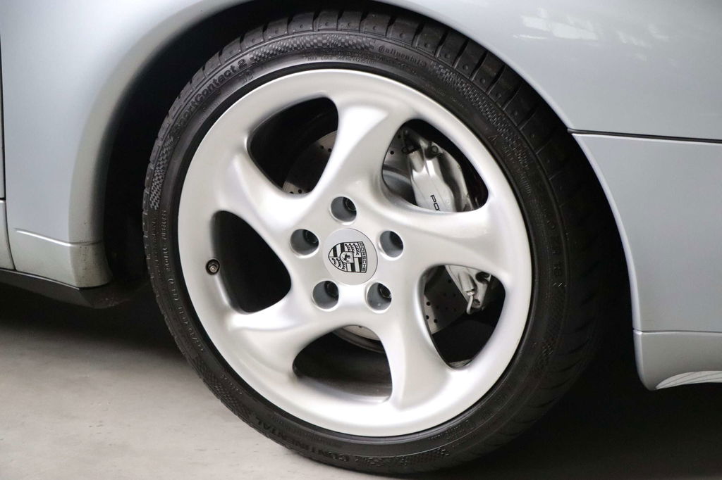 Porsche 993 Carrera 4