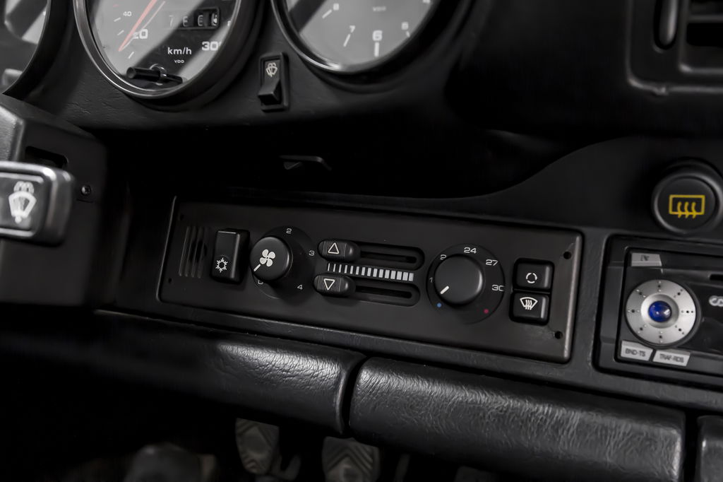 Porsche 964 Carrera 4