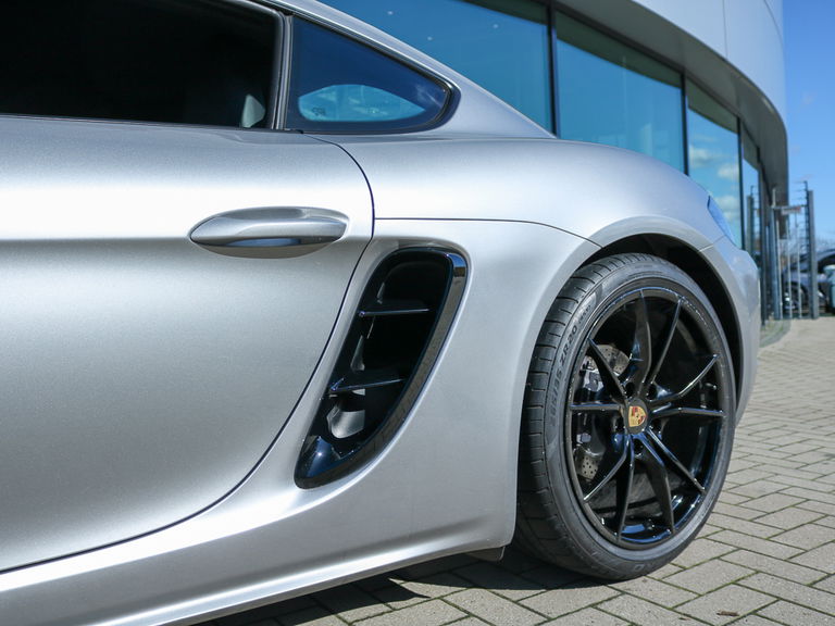 Porsche 718 Cayman