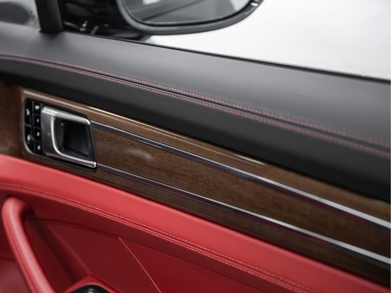 Porsche Panamera 4 E-Hybrid