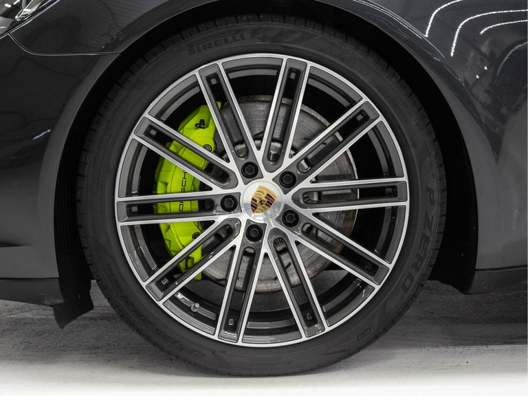 Porsche Panamera 4 E-Hybrid