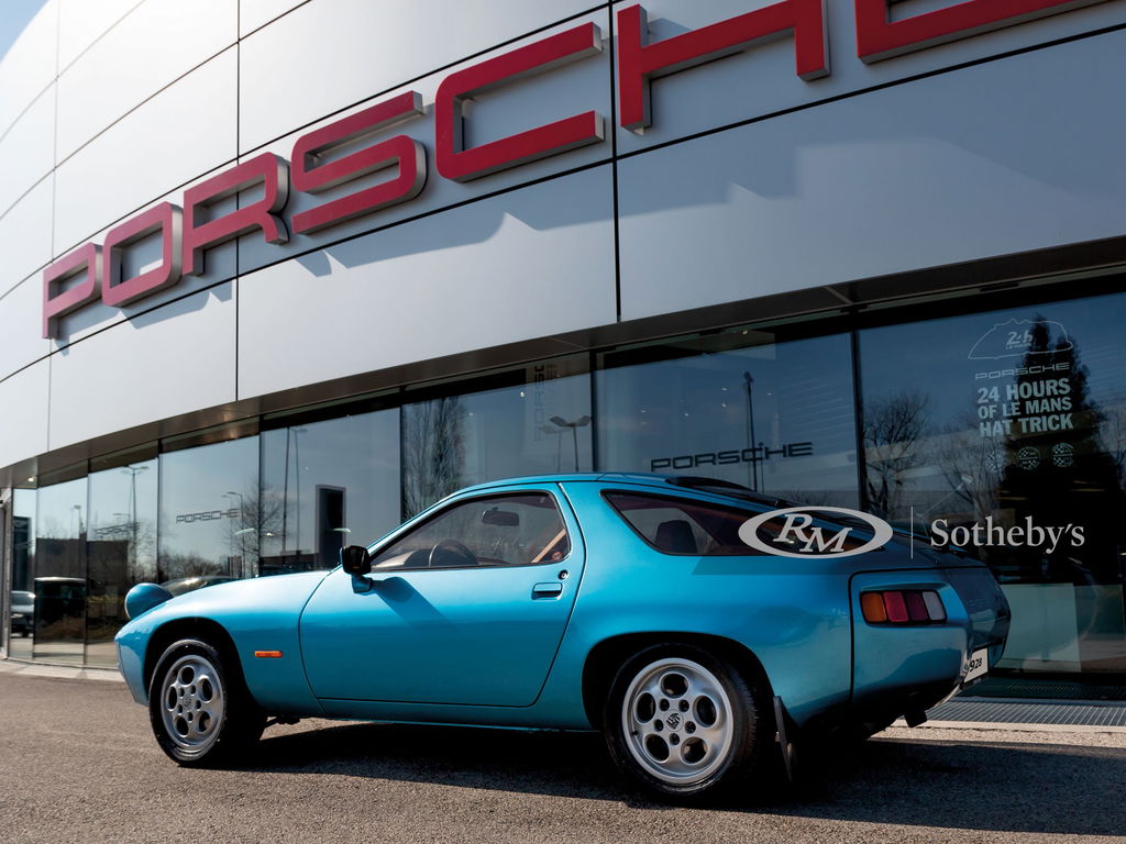 Porsche 928