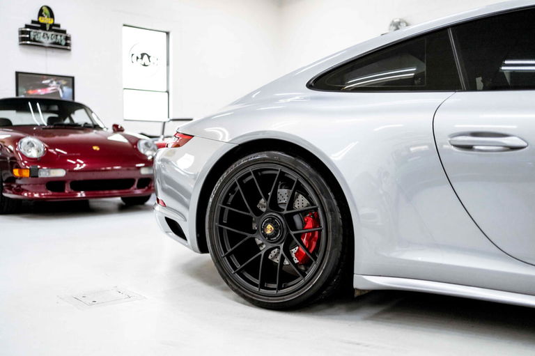 Porsche 991.2 Carrera GTS