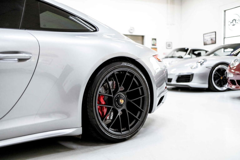 Porsche 991.2 Carrera GTS