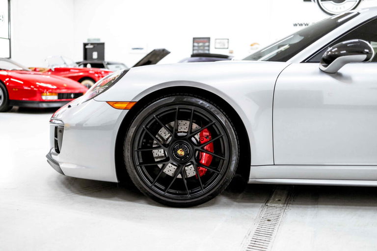 Porsche 991.2 Carrera GTS