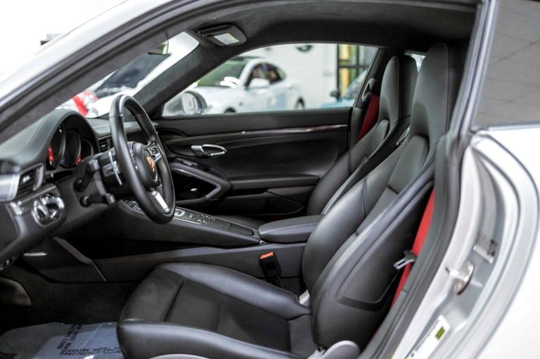 Porsche 991.2 Carrera GTS