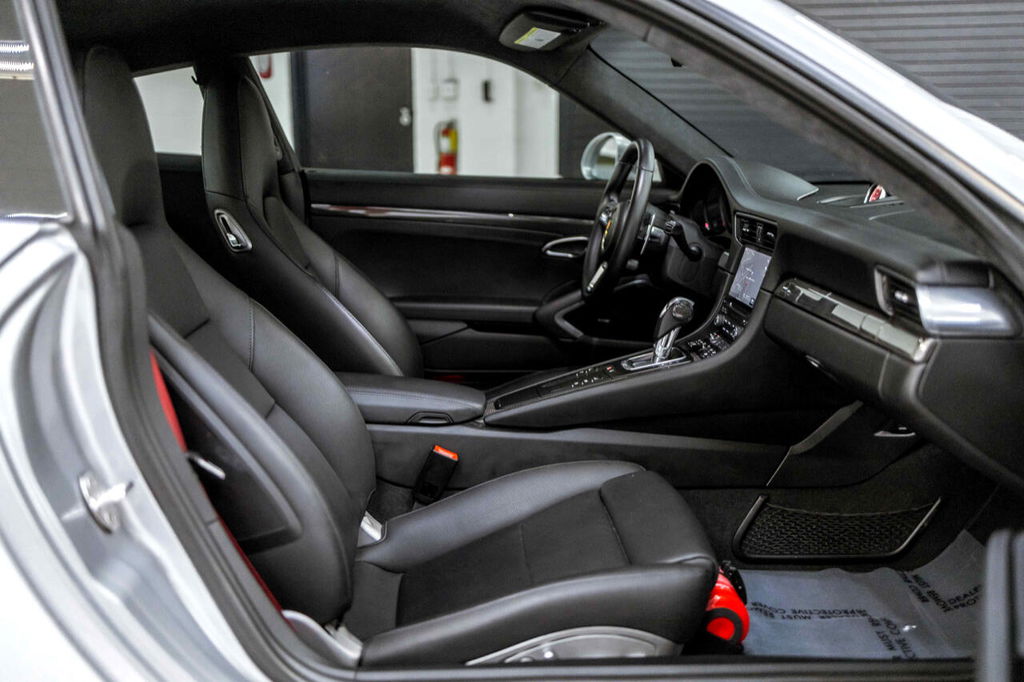 Porsche 991.2 Carrera GTS