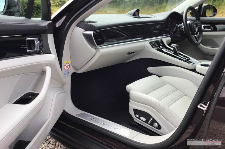 Porsche Panamera 4 E-Hybrid