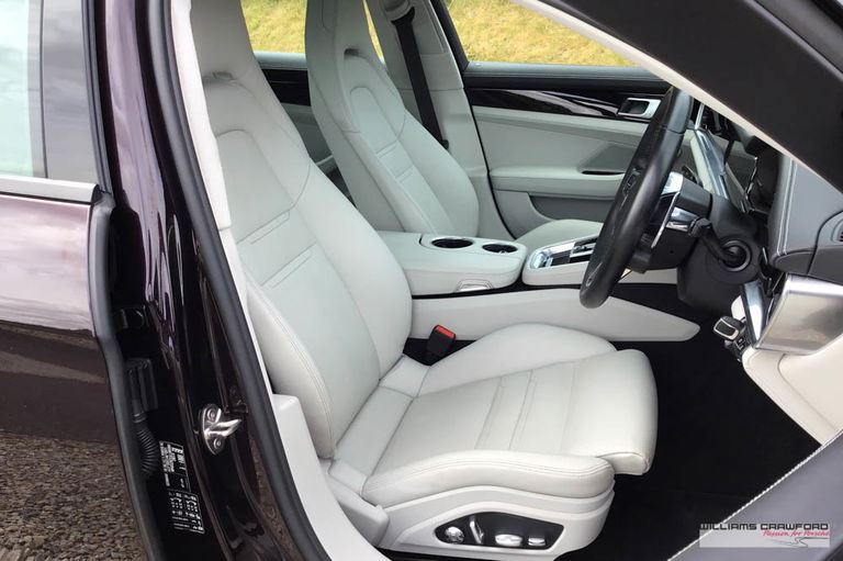 Porsche Panamera 4 E-Hybrid