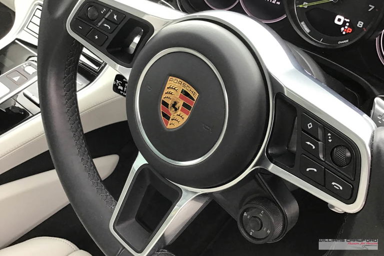 Porsche Panamera 4 E-Hybrid