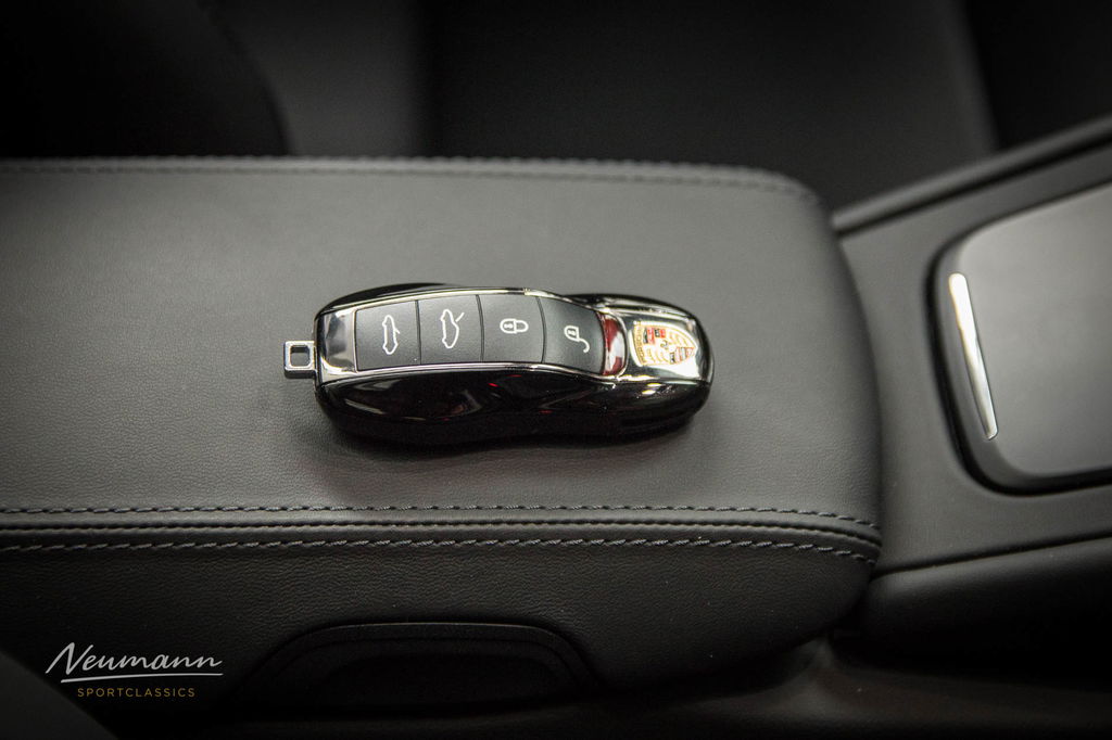 Porsche 991 Carrera 4 GTS