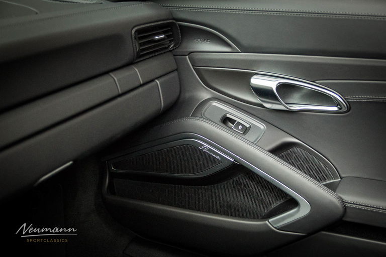 Porsche 991 Carrera 4 GTS