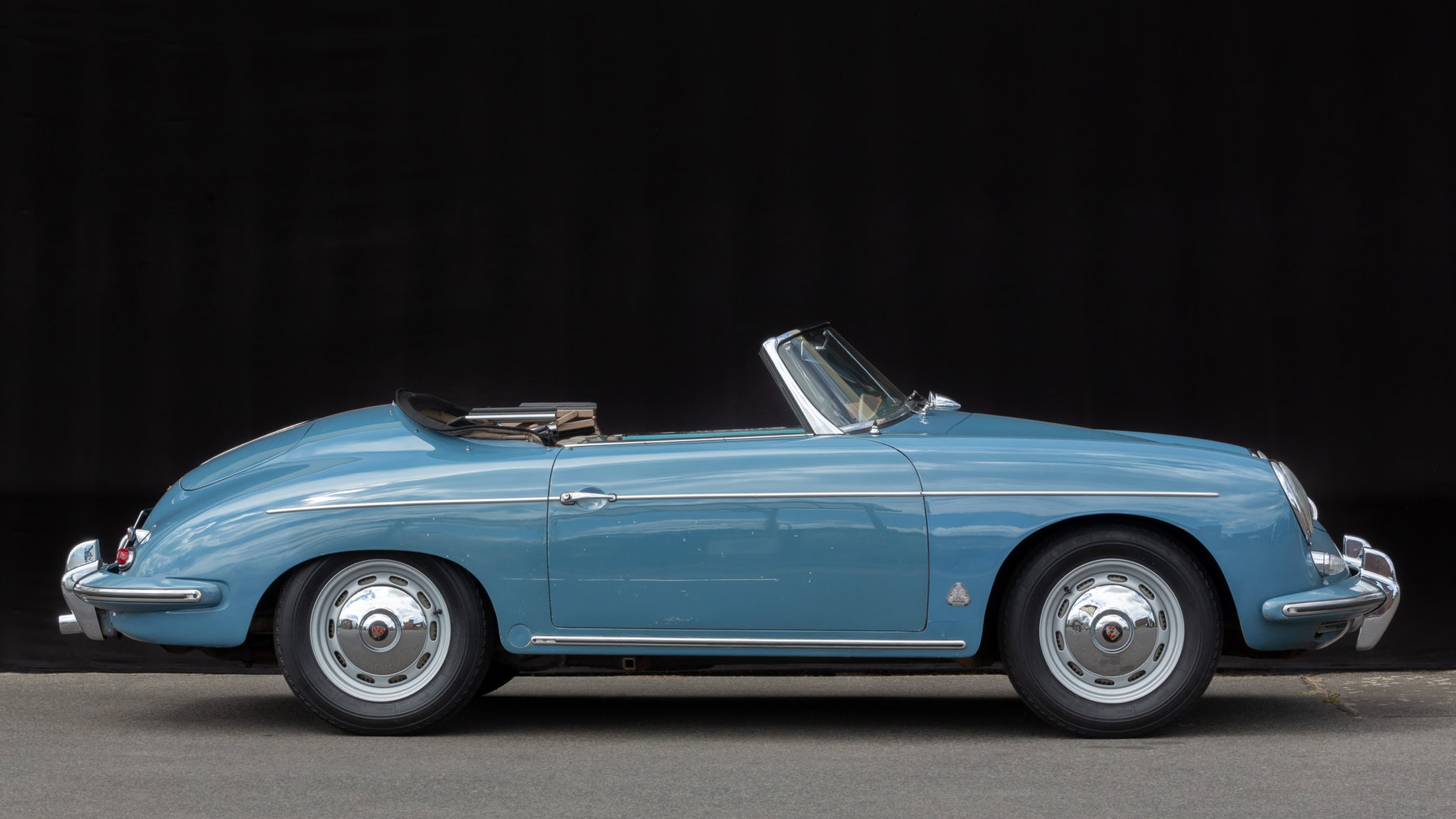 1/18 ポルシェ356B オープン ブルー PORSCHE 356B 1961 1/18 ポルシェ356B オープン ブルー PORSCHE 356B 1961 Convertible