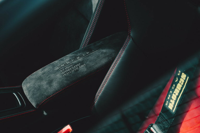 Porsche 718 Cayman GT4 Sports Cup Edition