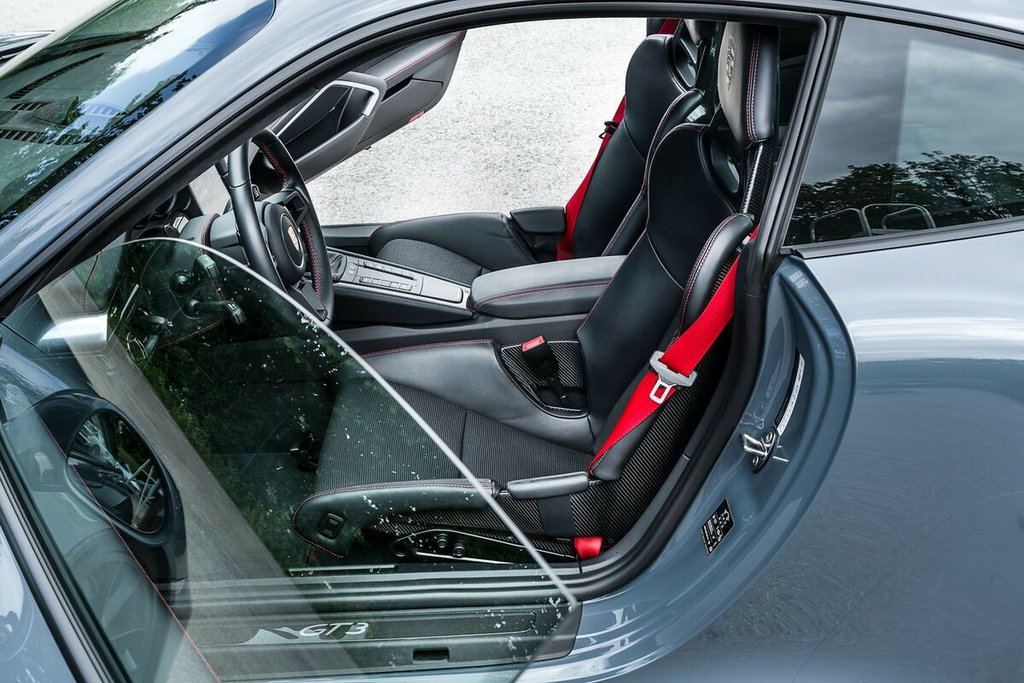 Porsche 991.2 GT3 Touring