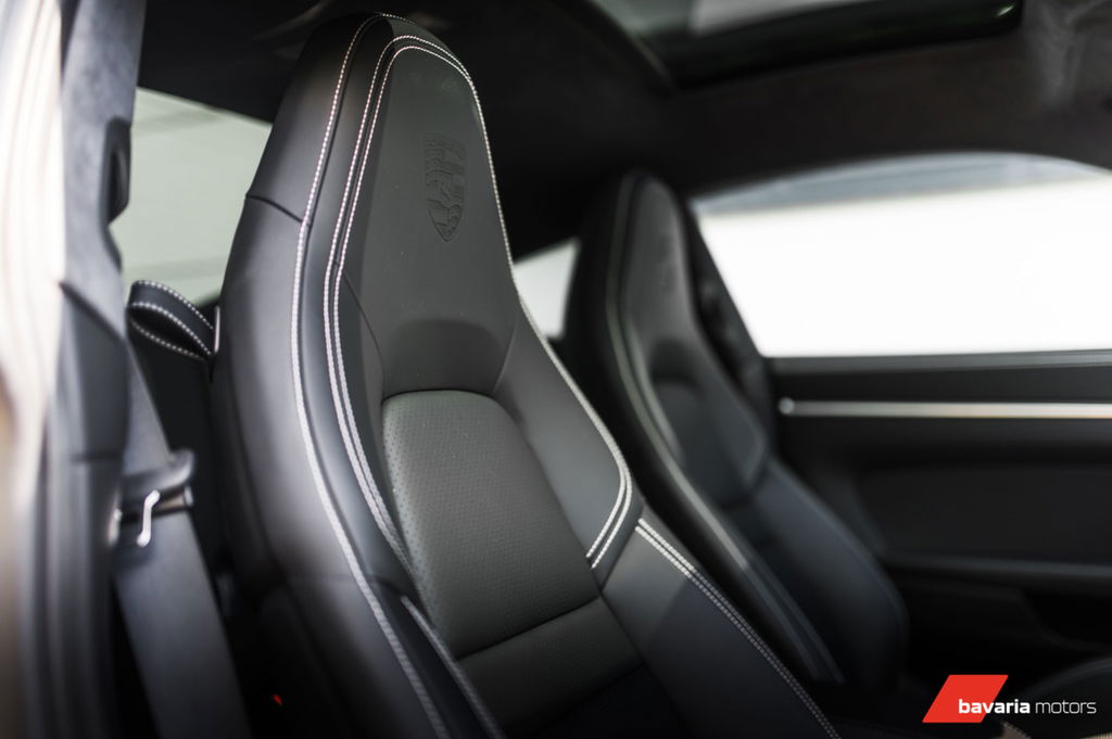 Porsche 992 Carrera 4S