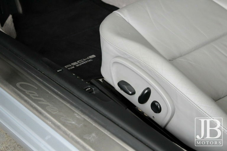 Porsche 996 Carrera 4