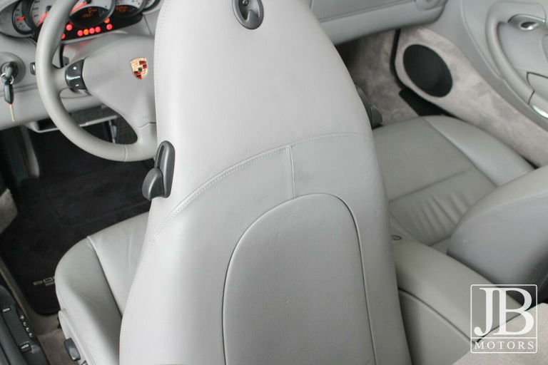 Porsche 996 Carrera 4