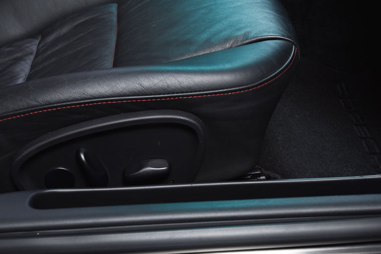 Porsche 996 Carrera 4