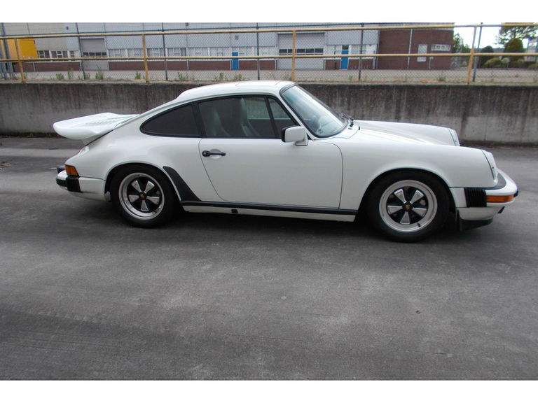 Porsche 911 Carrera 3.2 (US)