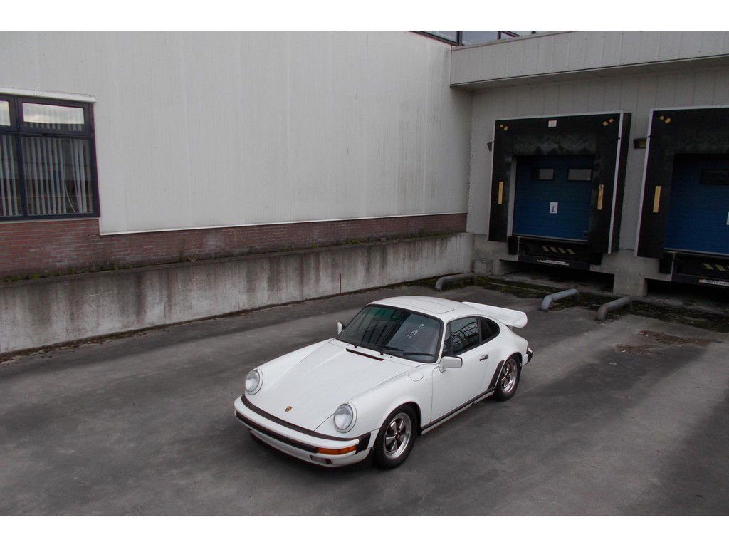 Porsche 911 Carrera 3.2 (US)