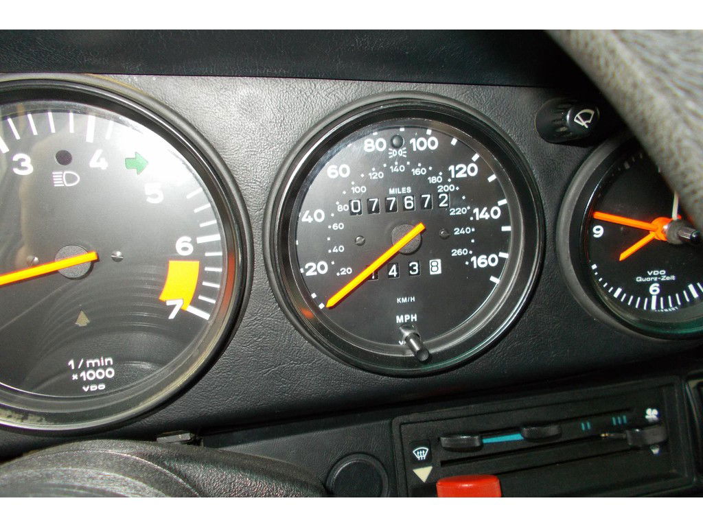 Porsche 911 Carrera 3.2 (US)