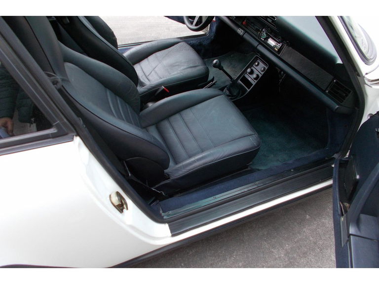 Porsche 911 Carrera 3.2 (US)