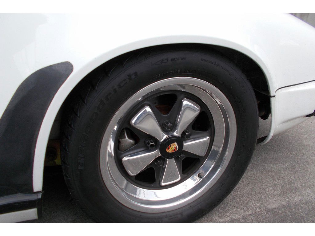 Porsche 911 Carrera 3.2 (US)