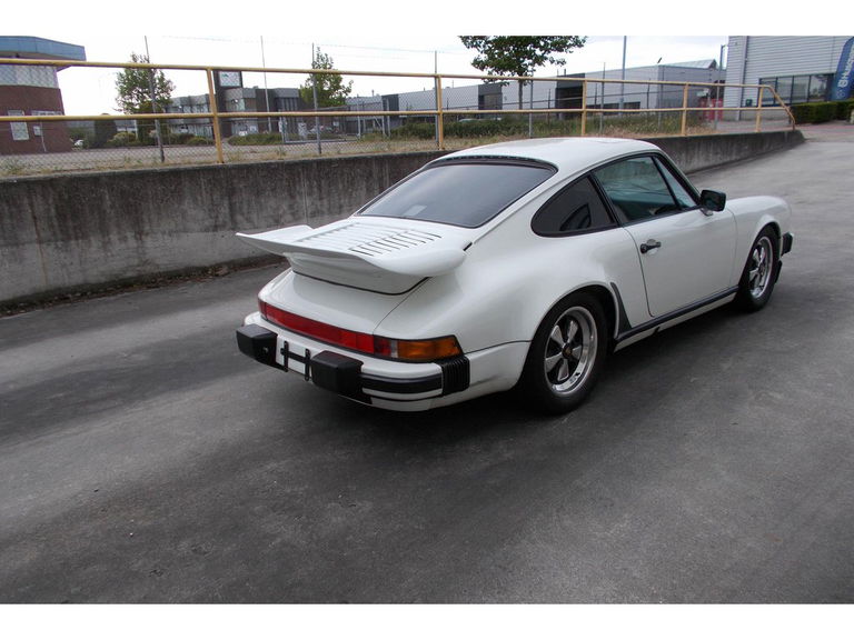 Porsche 911 Carrera 3.2 (US)