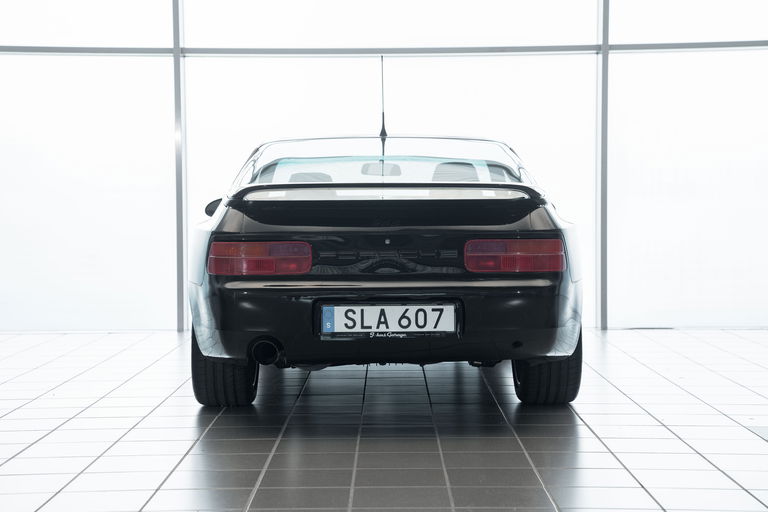 Porsche 968