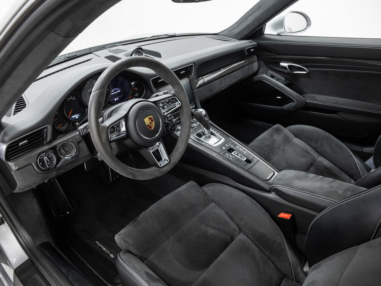 Porsche 991.2 Carrera GTS