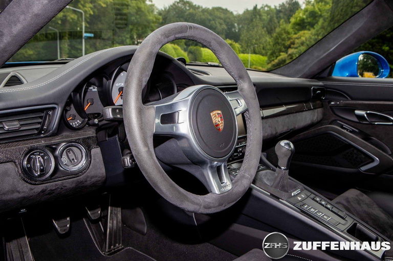 Porsche 991 Carrera 4 GTS