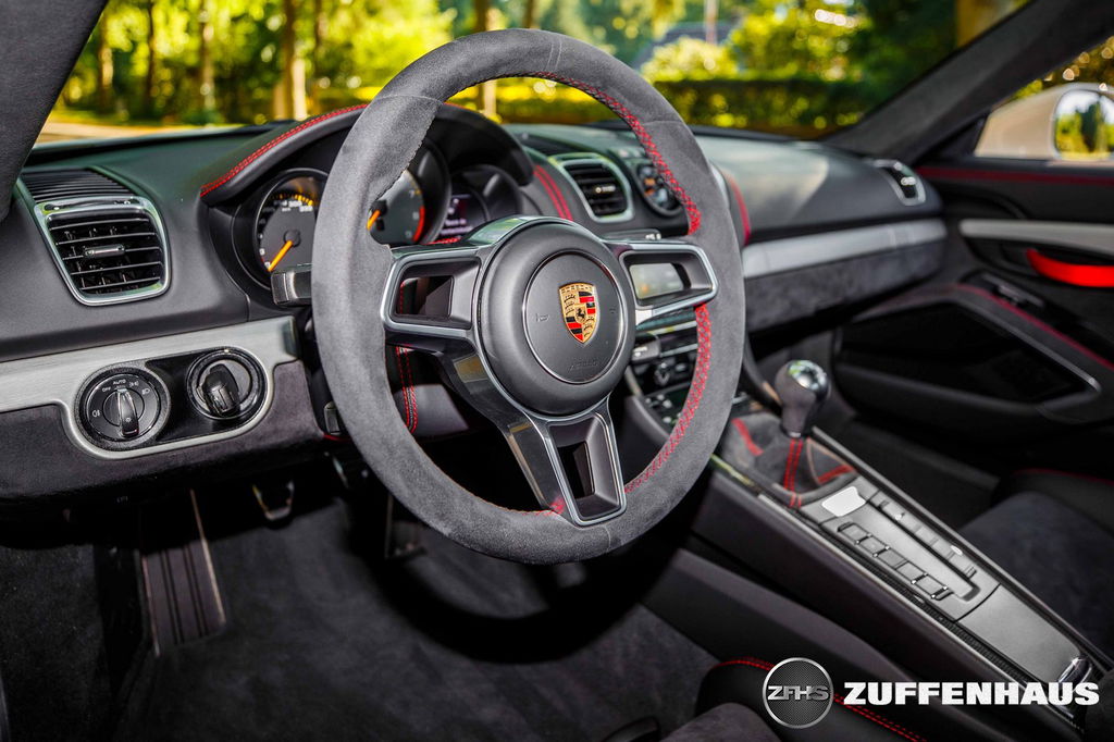 Porsche 981 Cayman GT4