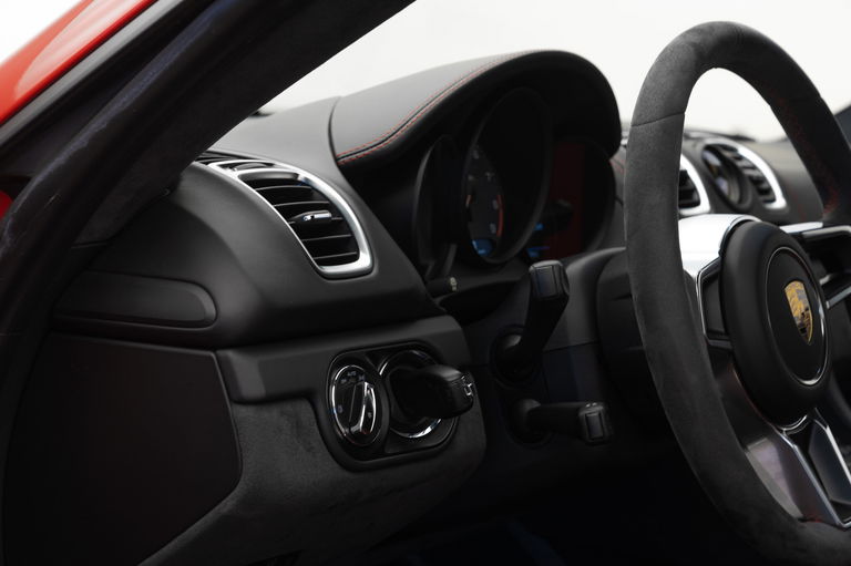 Porsche 981 Cayman GT4