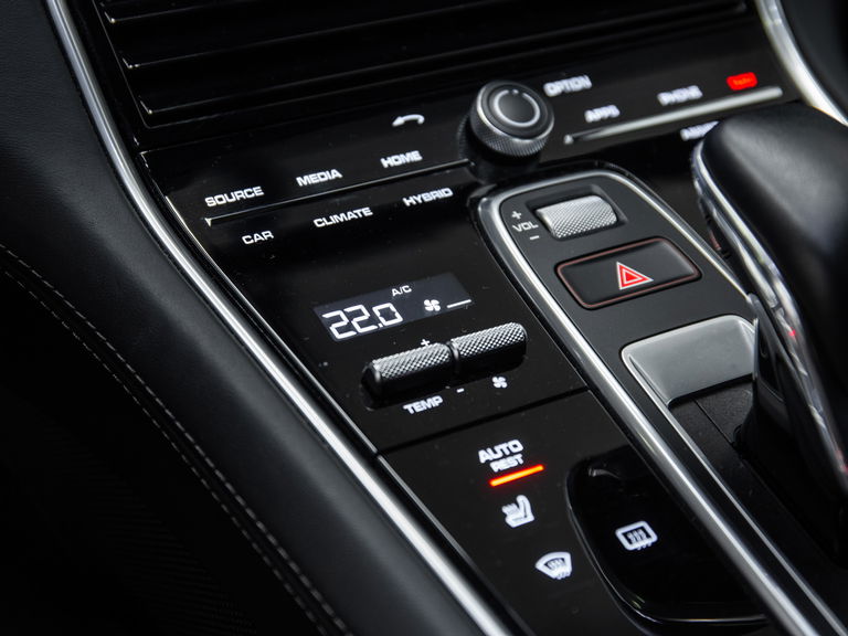 Porsche Panamera 4 E-Hybrid