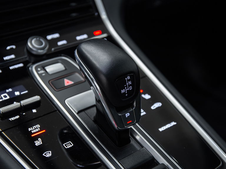 Porsche Panamera 4 E-Hybrid