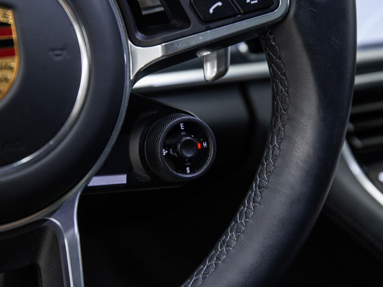 Porsche Panamera 4 E-Hybrid