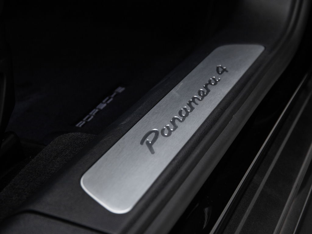 Porsche Panamera 4 E-Hybrid