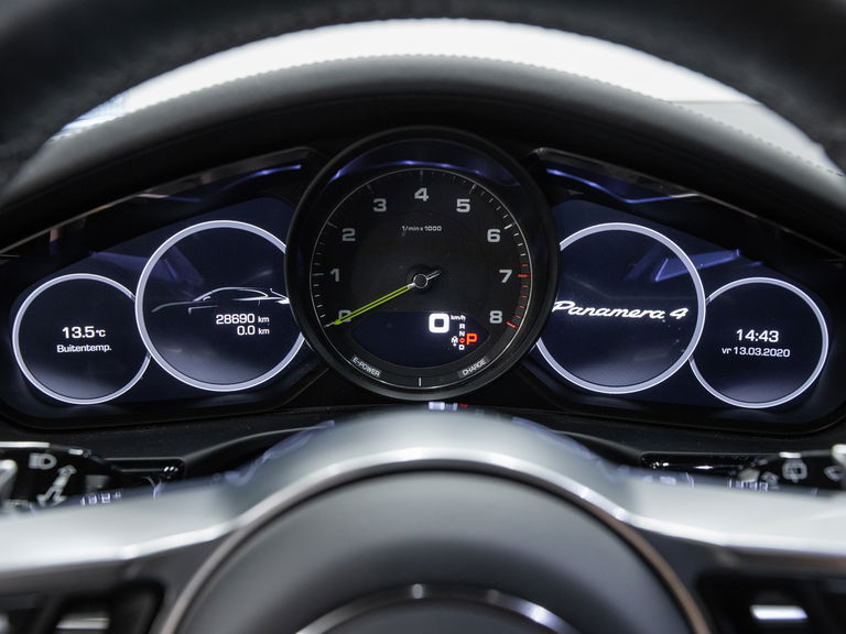 Porsche Panamera 4 E-Hybrid