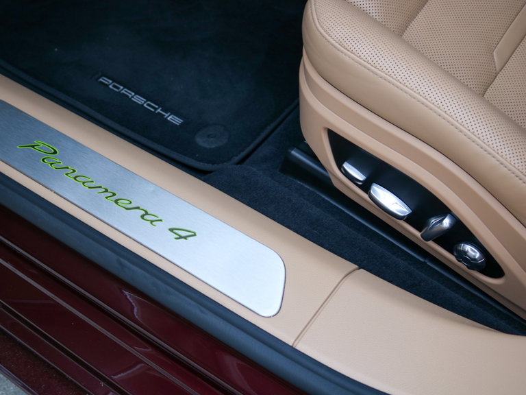 Porsche Panamera 4 E-Hybrid