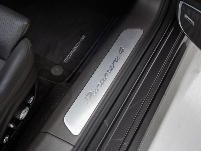 Porsche Panamera 4 E-Hybrid