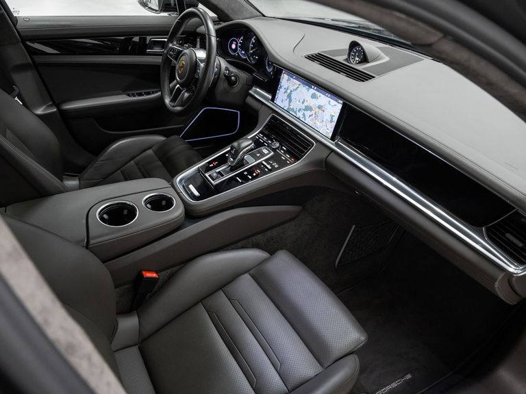 Porsche Panamera 4 E-Hybrid